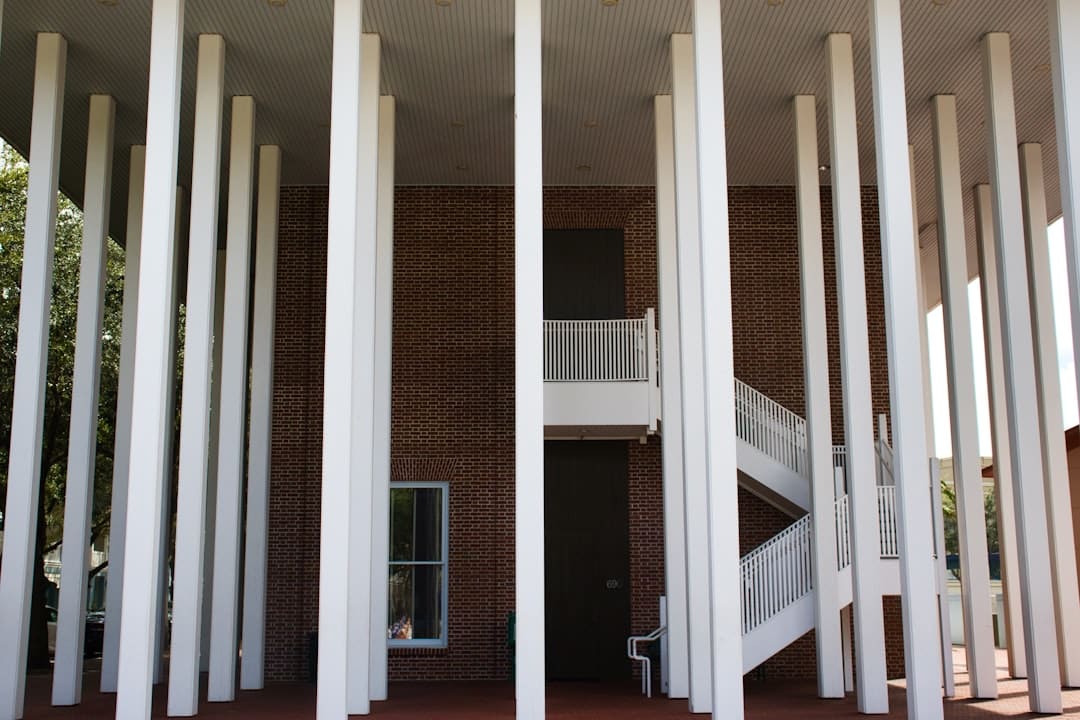 house front pillar design